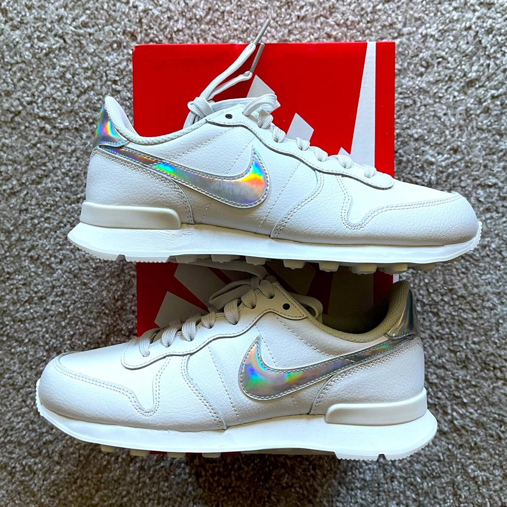 New Deadstock Nike Women’s Internationalist SE Special Edition Size 6.5